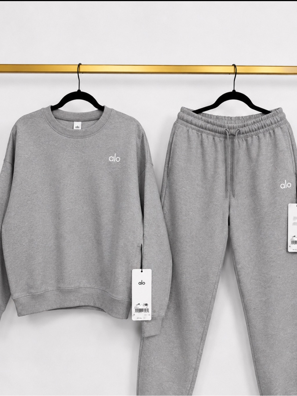 Grey Alo Sweater And Sweatpant Uncuffed Set - Picture 1 of 3